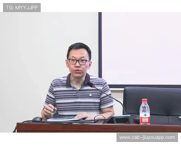 足球裁判委员会在判罚教育中扩大国际案例共享与多语种教学资源
